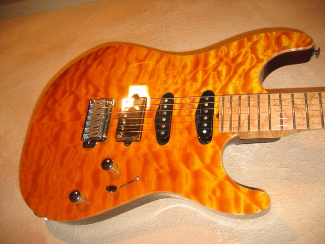 Suhr-STD-Yellow-Quilt.jpg.JPG (640x480 -- 0 bytes)